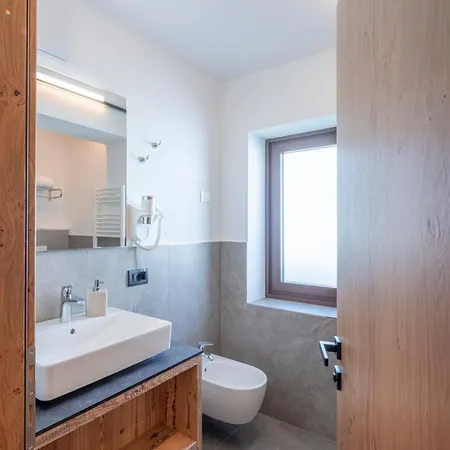 Vezzana Hotel 3*