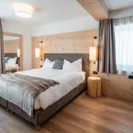 Vezzana Hotel 3*