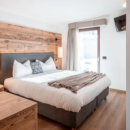 Vezzana Hotel Passo Rolle