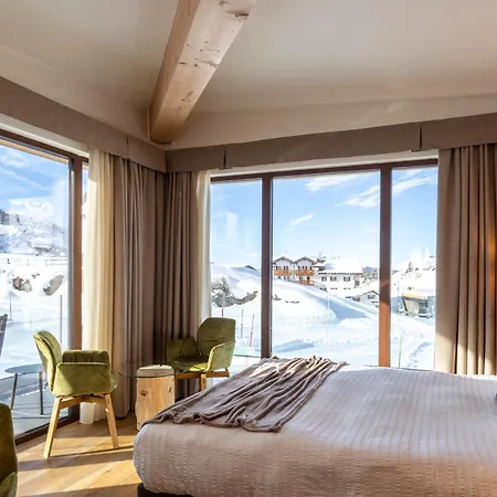 Vezzana Hotel Passo Rolle